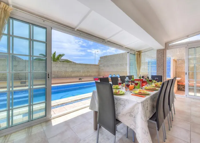 Teide Sol Con Piscina Climatizada, Playa Fanabe, أذيخي