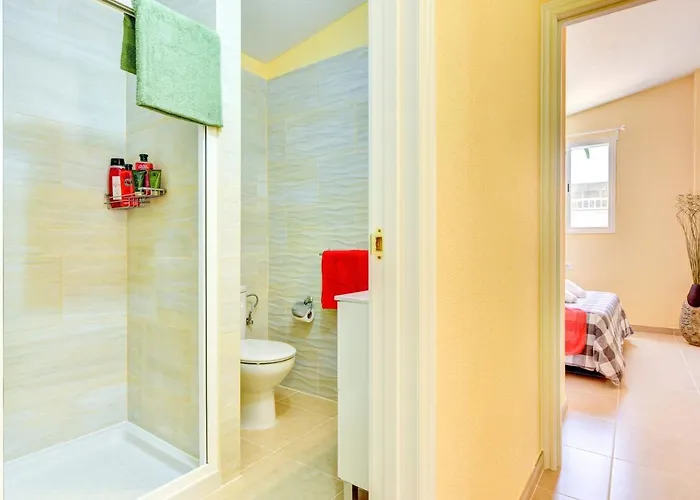 Teide Sol Con Piscina Climatizada, Playa Fanabe, فيلة أذيخي