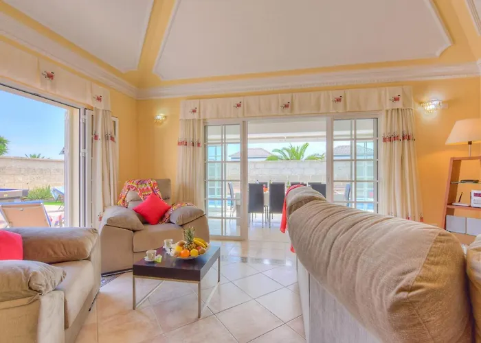 Teide Sol Con Piscina Climatizada, Playa Fanabe, فيلة أذيخي